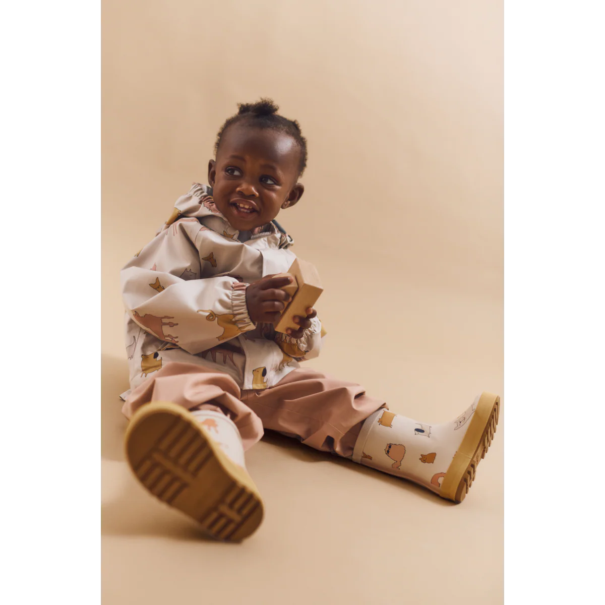 MANU Toddler Rainwear Set - Cats and Dogs / Sandy - Image 10